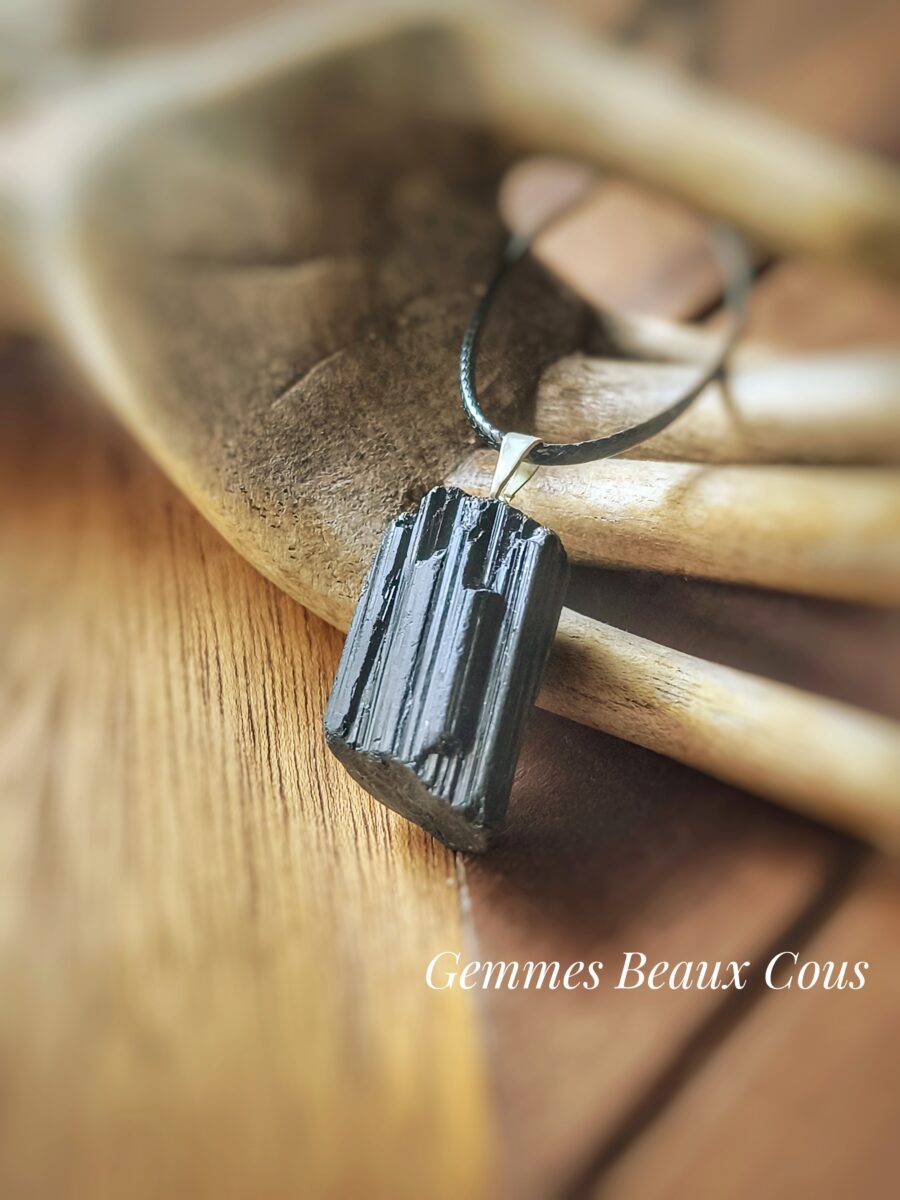 Pendentif Tourmaline noire , ancrage, protection